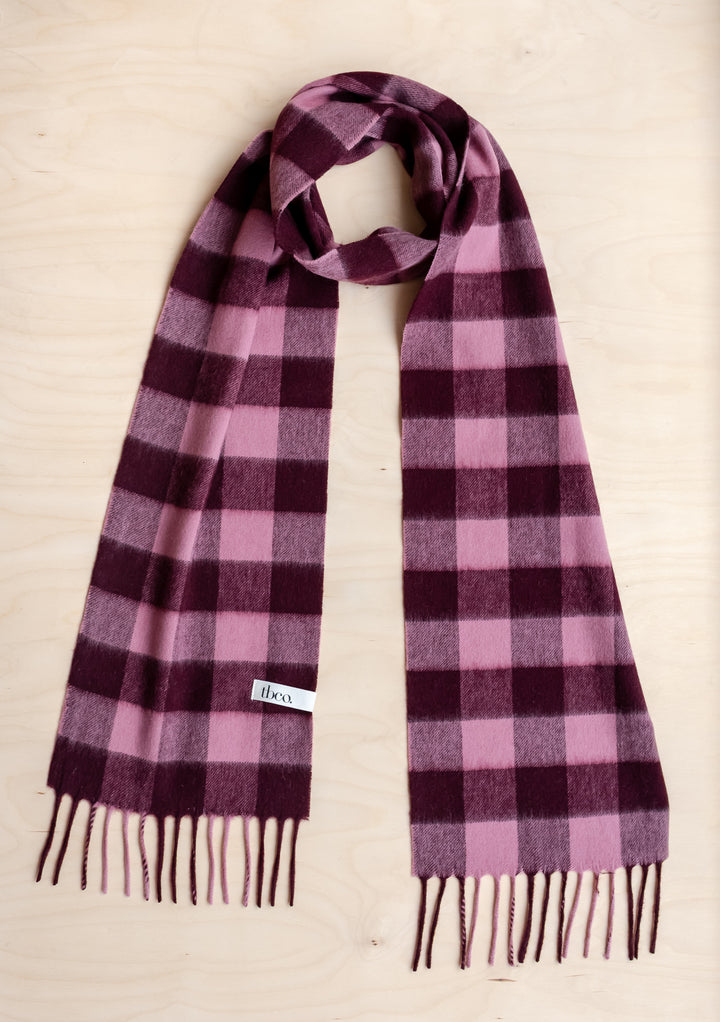 Écharpe en laine d'agneau à carreaux couleur framboise, vente d'échantillons