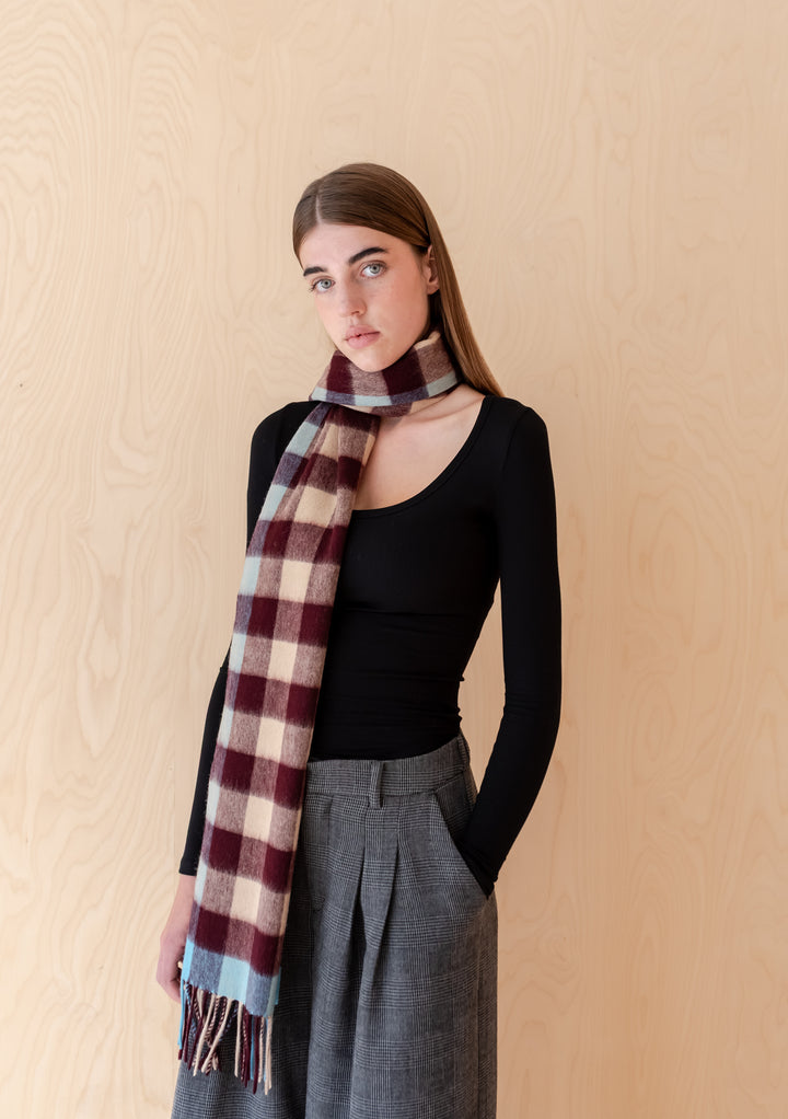 Écharpe oversize en laine d'agneau à carreaux camel 