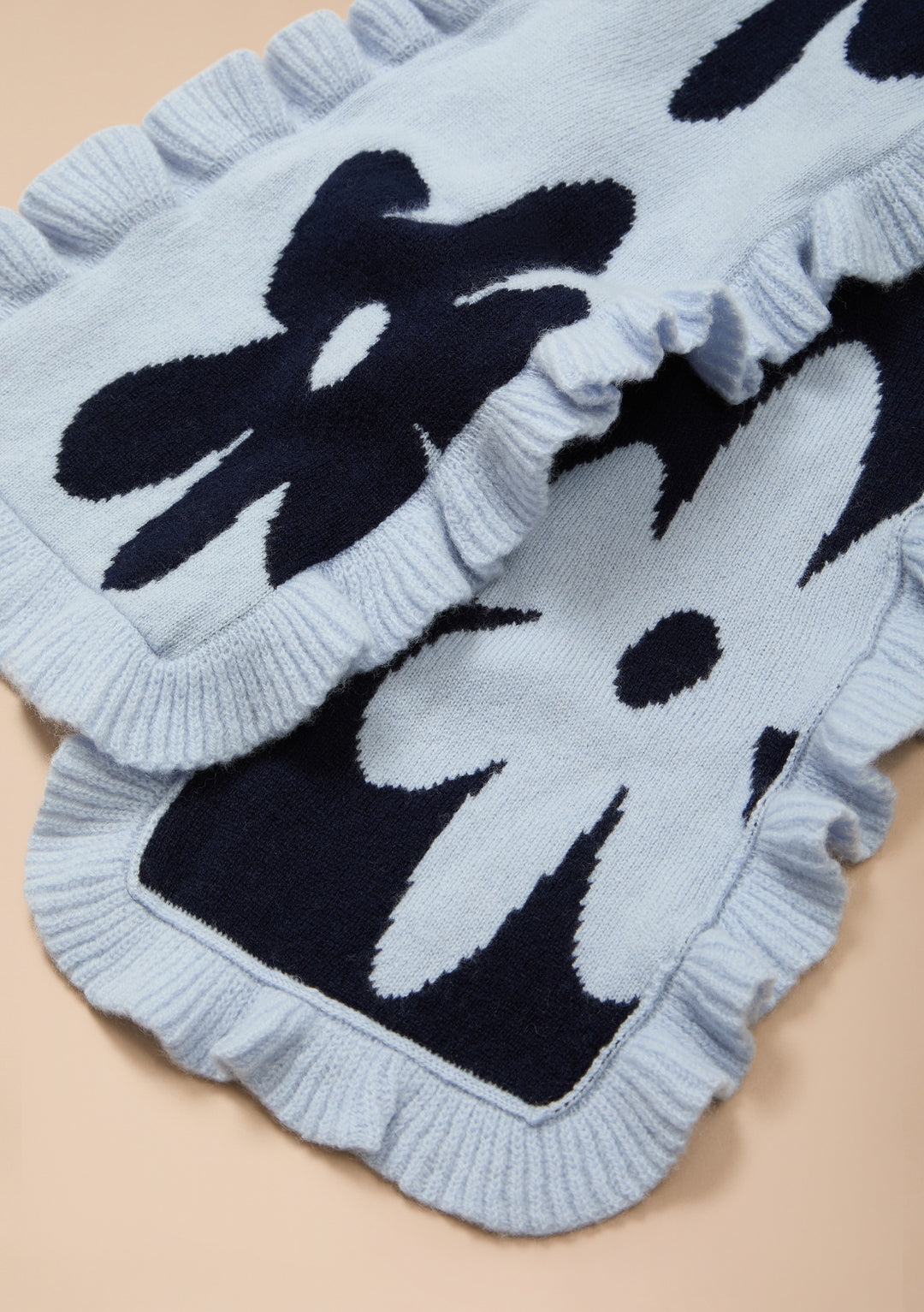 TBCo x Liu Merino-Schal mit Rüschen in Blau geblümt