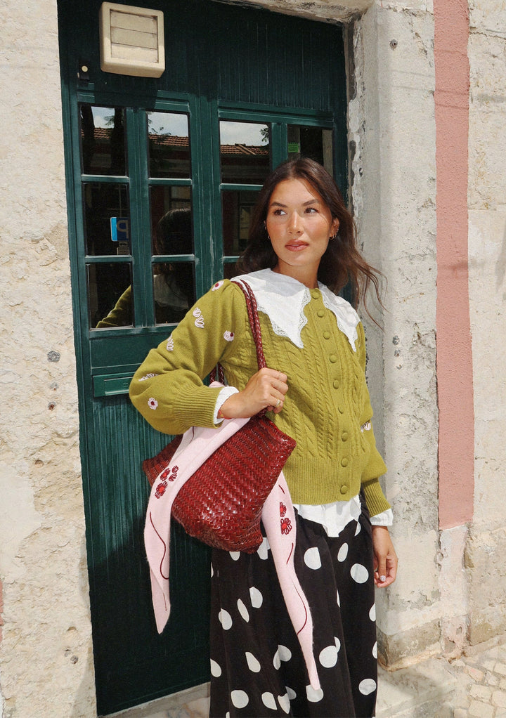 NC x TBCo Cardigan en laine torsadée à fleurs vertes