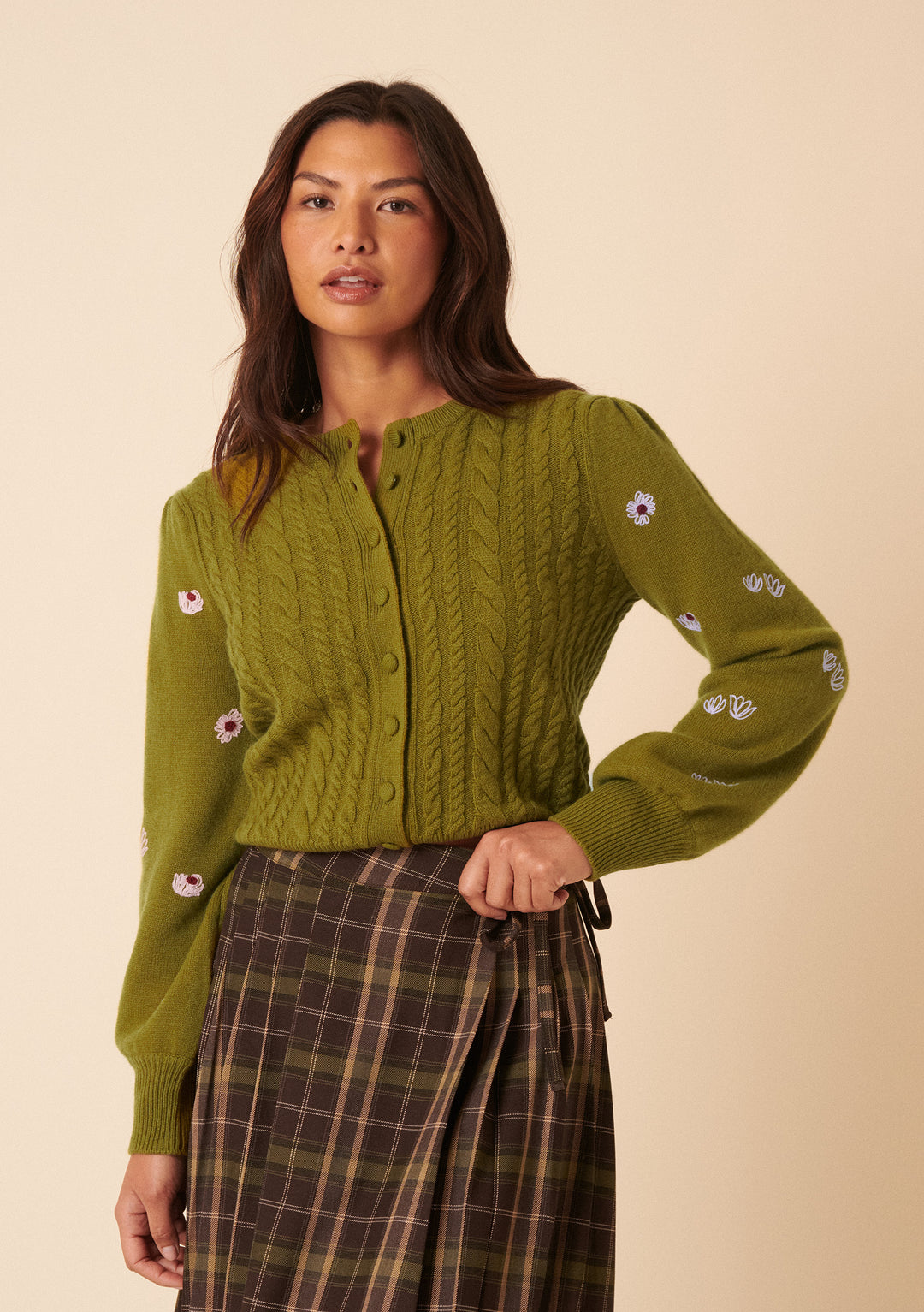 NC x TBCo Cardigan en laine torsadée à fleurs vertes