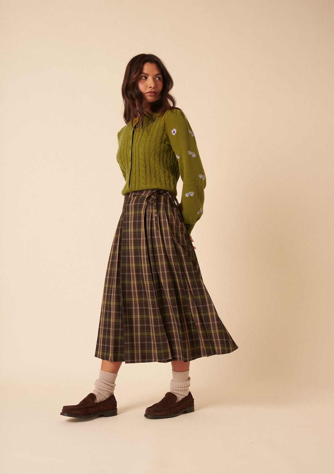 NC x TBCo Cardigan en laine torsadée à fleurs vertes