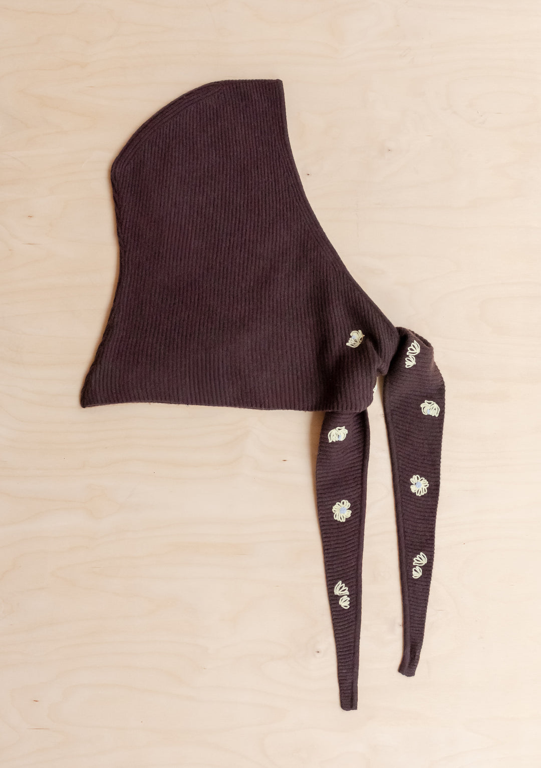 NC x TBCo Wollkapuze mit Blumenmuster in Latte