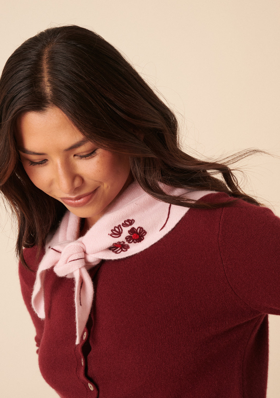 Écharpe triangulaire en laine à fleurs roses NC x TBCo 