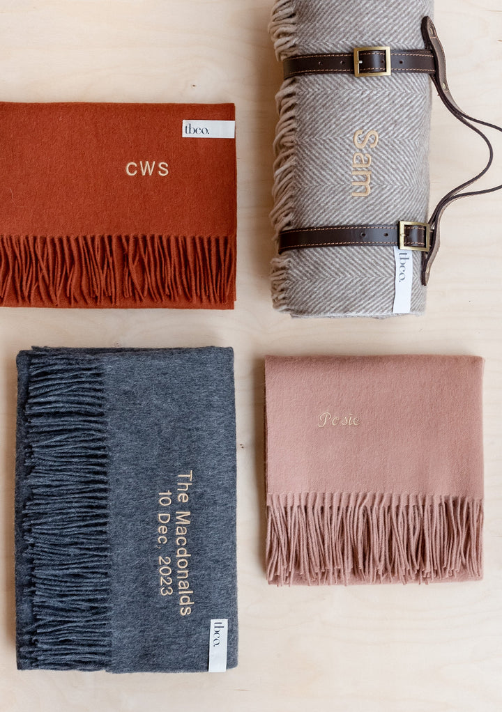 Écharpe oversize en laine d'agneau à carreaux camel 