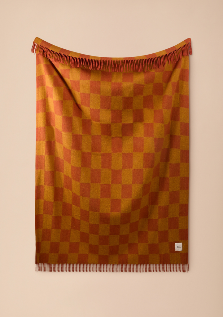 Couverture en laine recyclée à motif damier moutarde et orange
