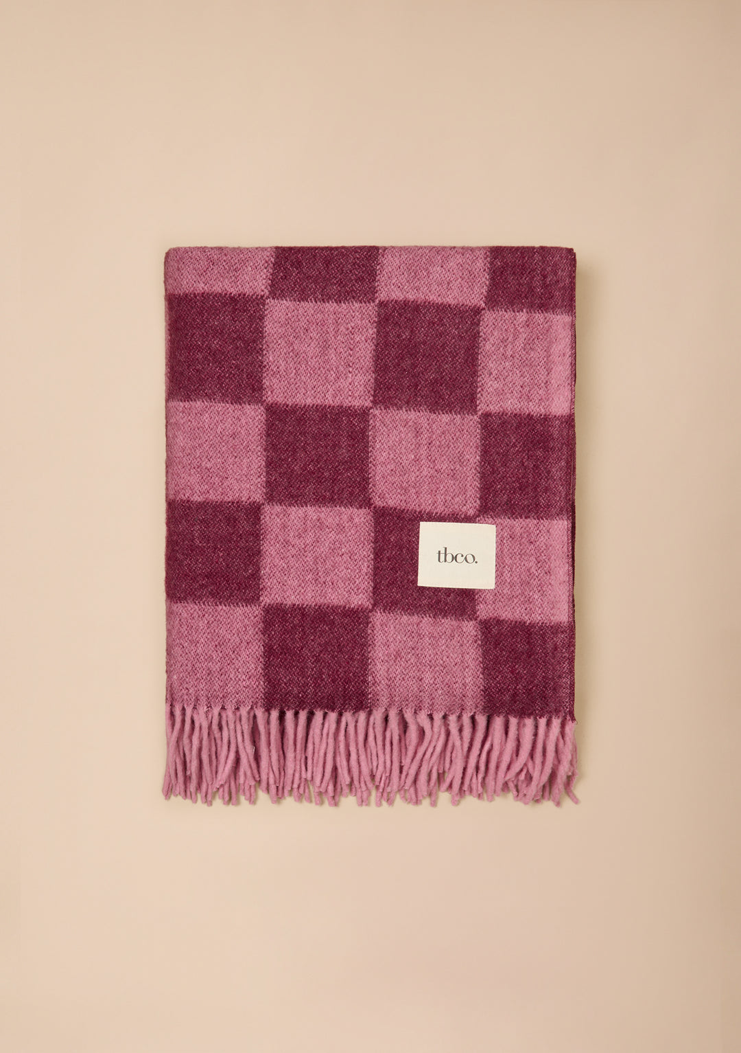 Decke aus recycelter Wolle mit Schachbrettmuster in Rose und Fig