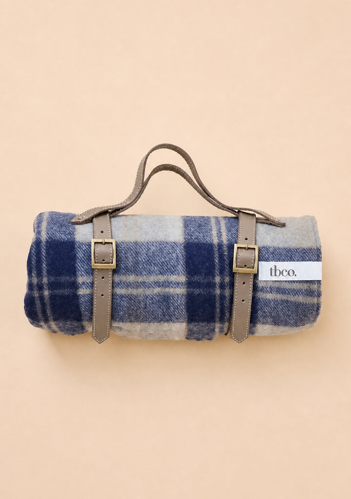 Recycled Wool Picnic Blanket in Bannockbane Silver Tartan