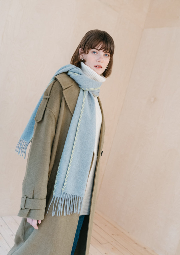 Écharpe en laine d'agneau en point gris clair 