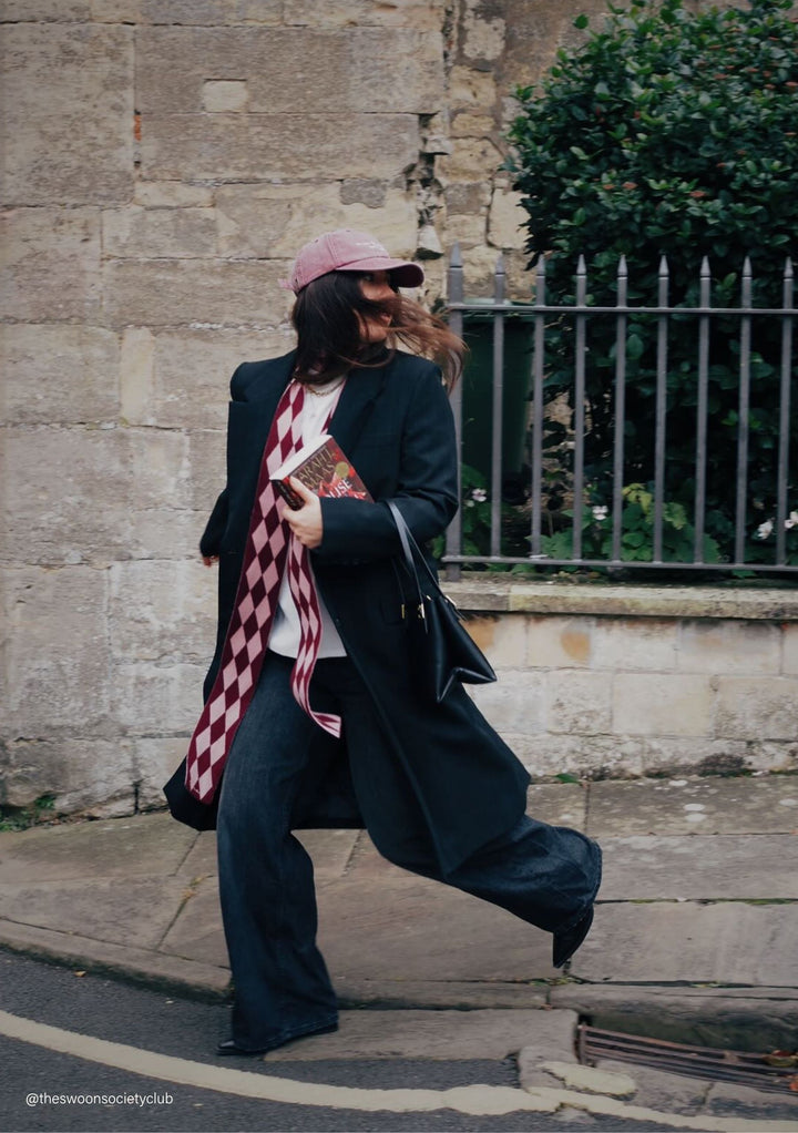 Schmaler Schal aus Merinowolle in Burgunder-Harlekin