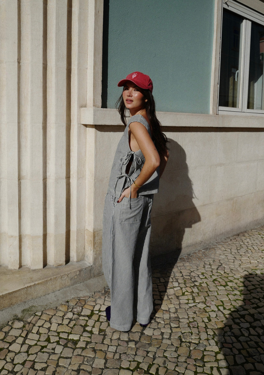 Pantalon large "Barrel" en denim rayé chevrons