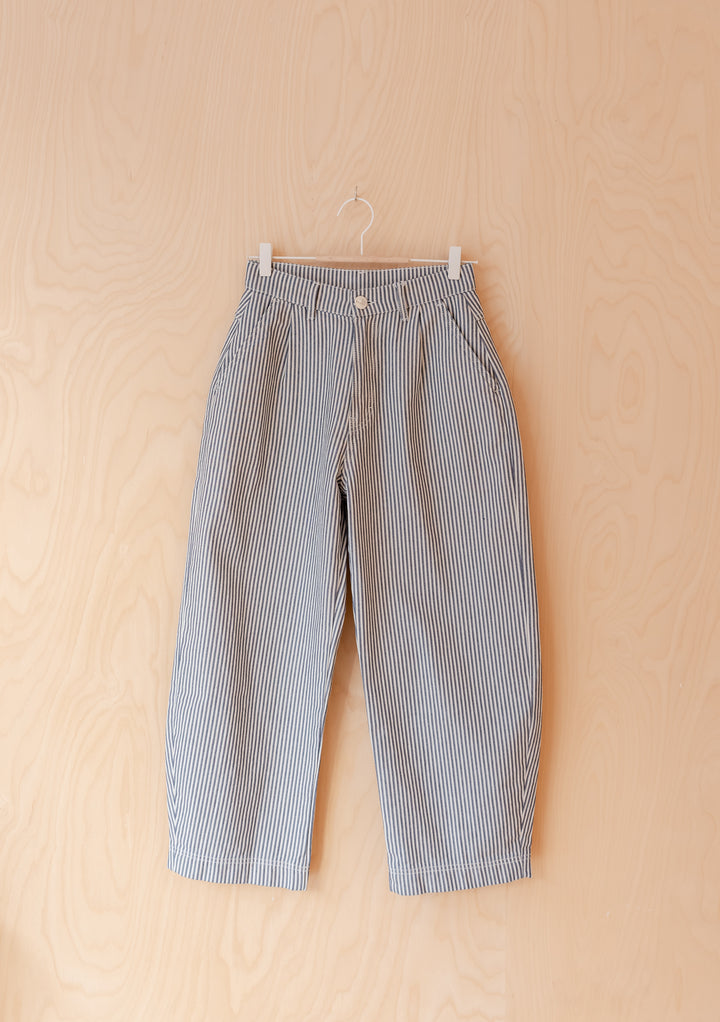 Pantalon large "Barrel" en denim rayé chevrons