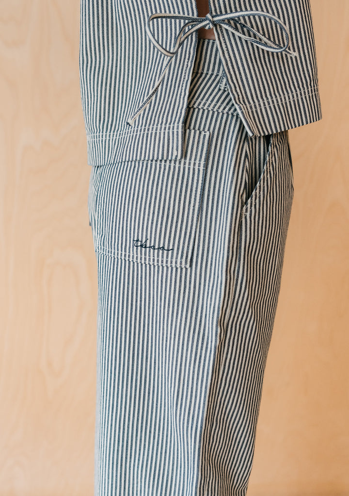 Pantalon large "Barrel" en denim rayé chevrons
