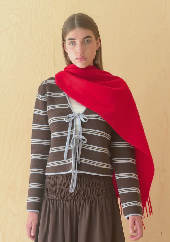 Strickjacke aus Merinowolle mit Krawatte und braunen Streifen
