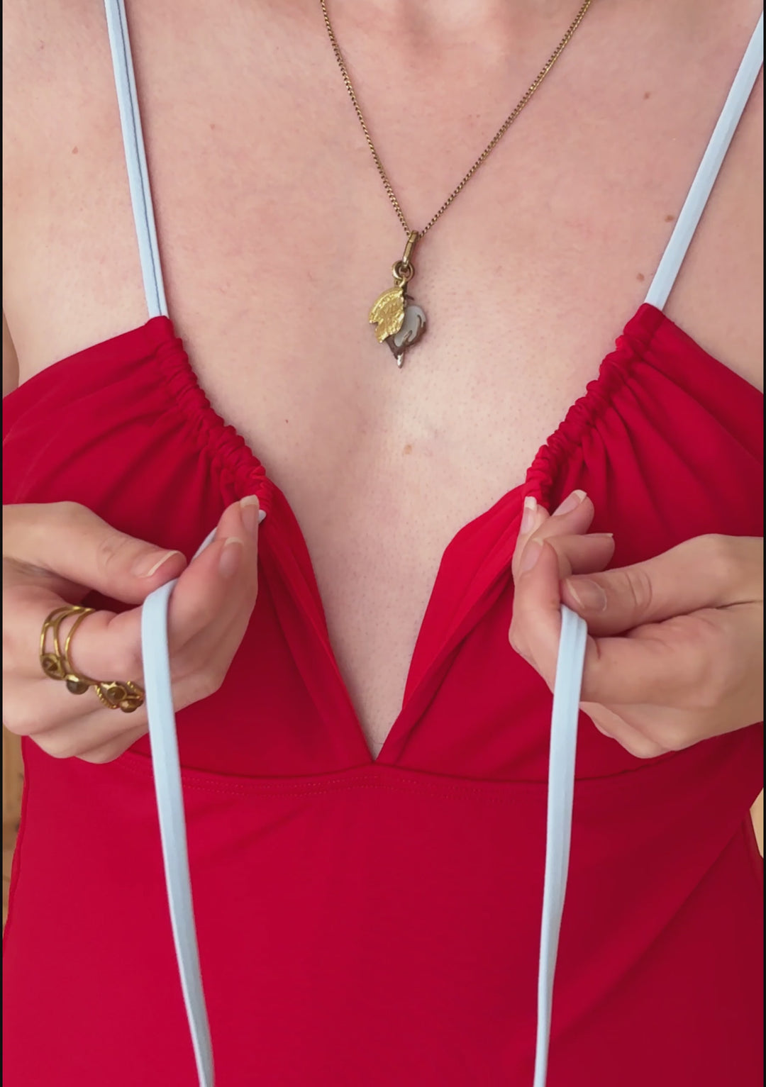 Maillot de bain froncé rouge et bleu