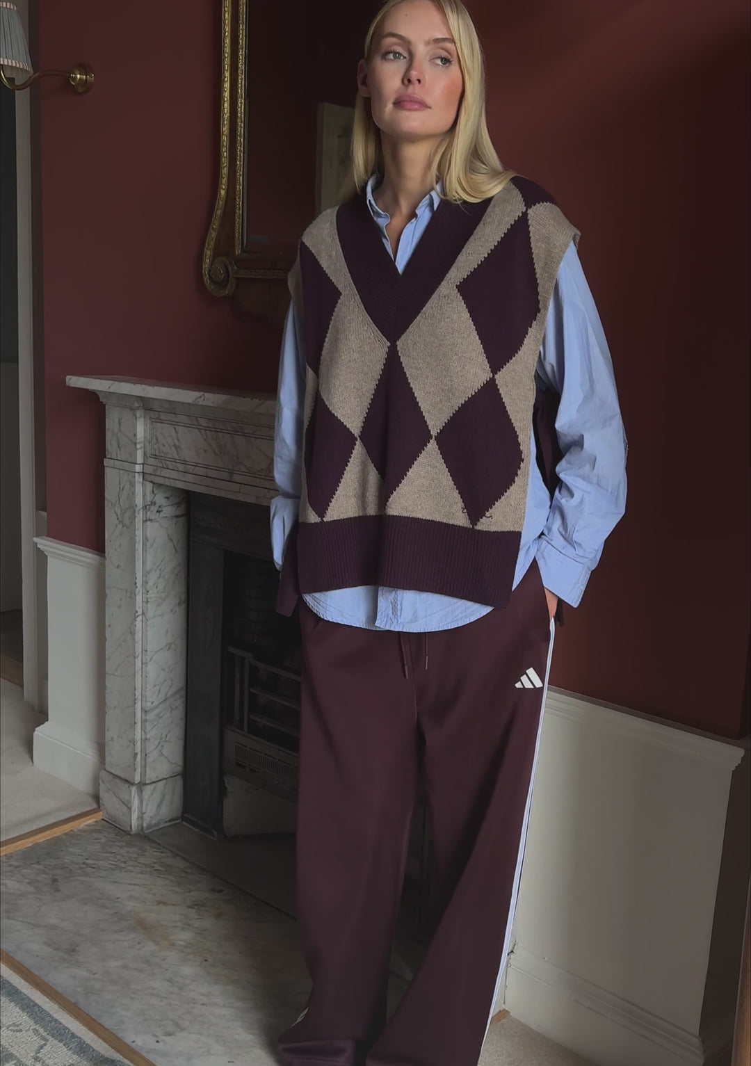Merino Wool Oversized V-Neck Vest in Fig Argyle